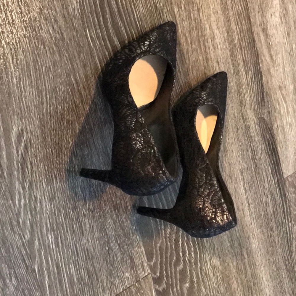 High heels evening shoes